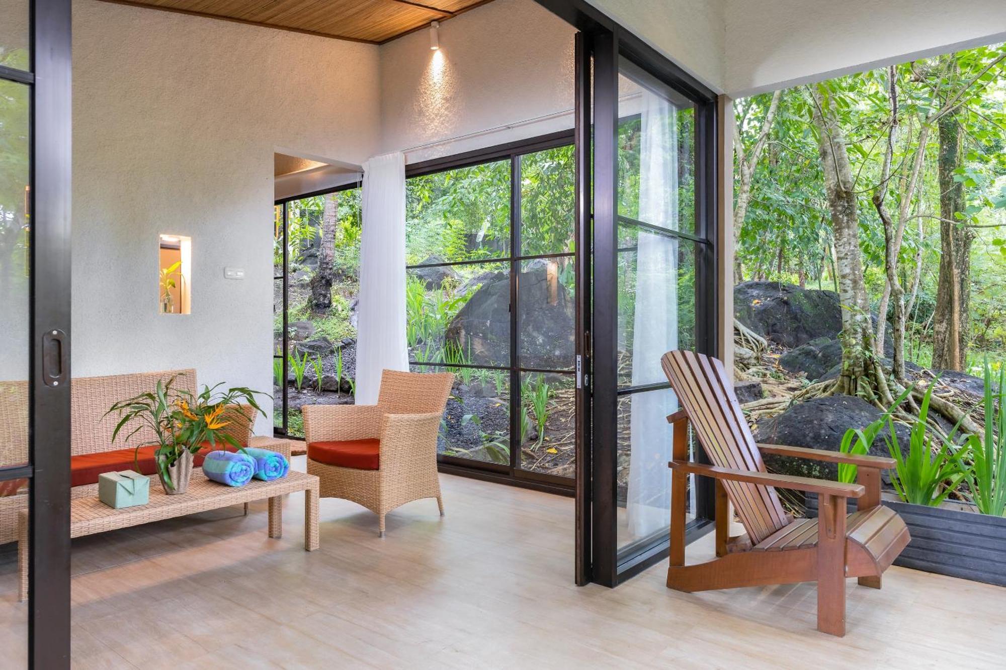 Thalassa Dive&Wellbeing Resort Manado Exterior foto